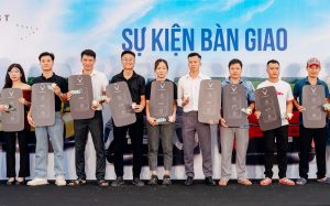 vinfast limo green bàn giao xe