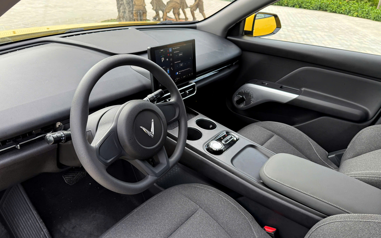 nội thất vinfast limo green