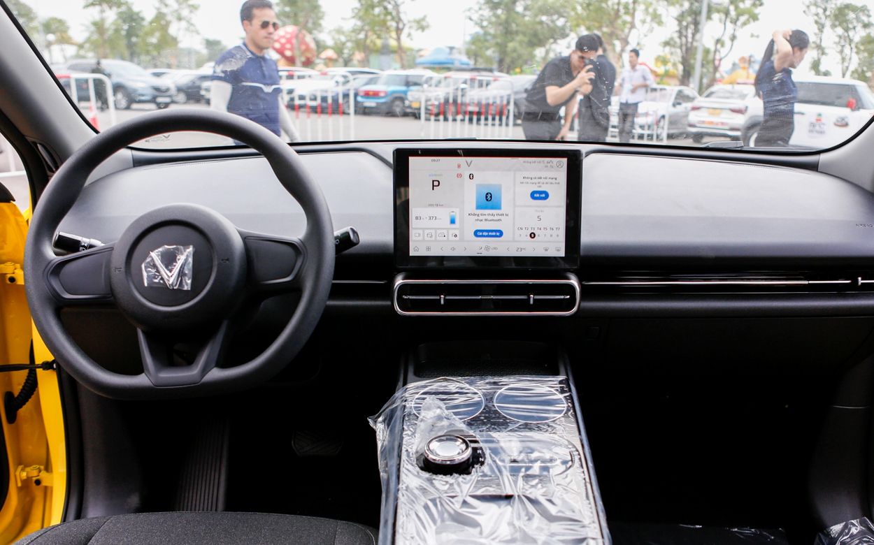 nội thất vinfast limo green