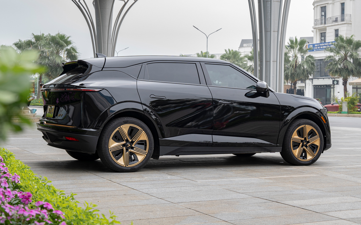 vinfast vf7 bản eco