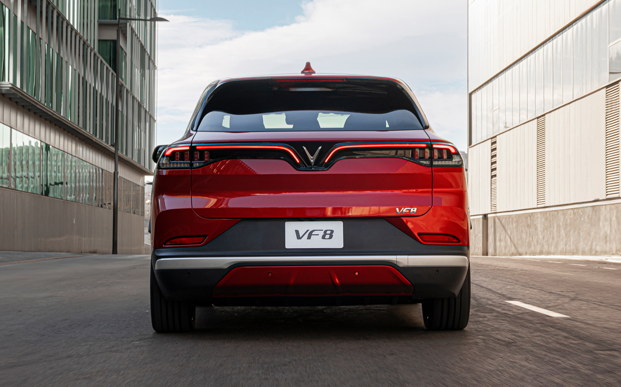 mua vinfast vf8 trả góp