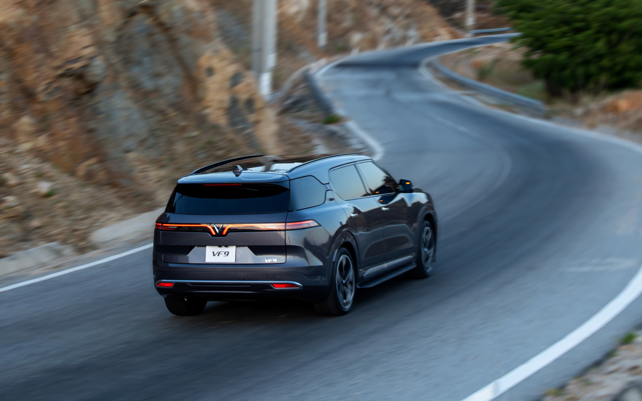 mua vinfast vf9 trả góp