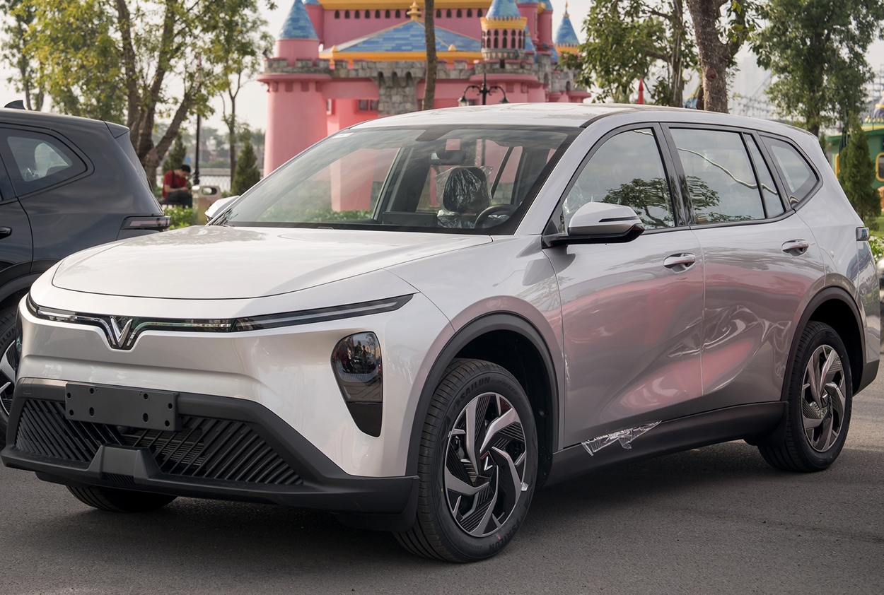 vinfast limo green trả góp giá rẻ