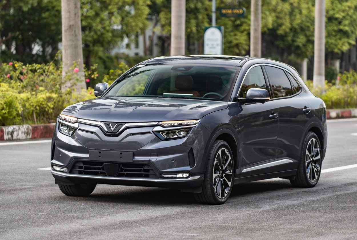 vinfast vf8 giá rẻ