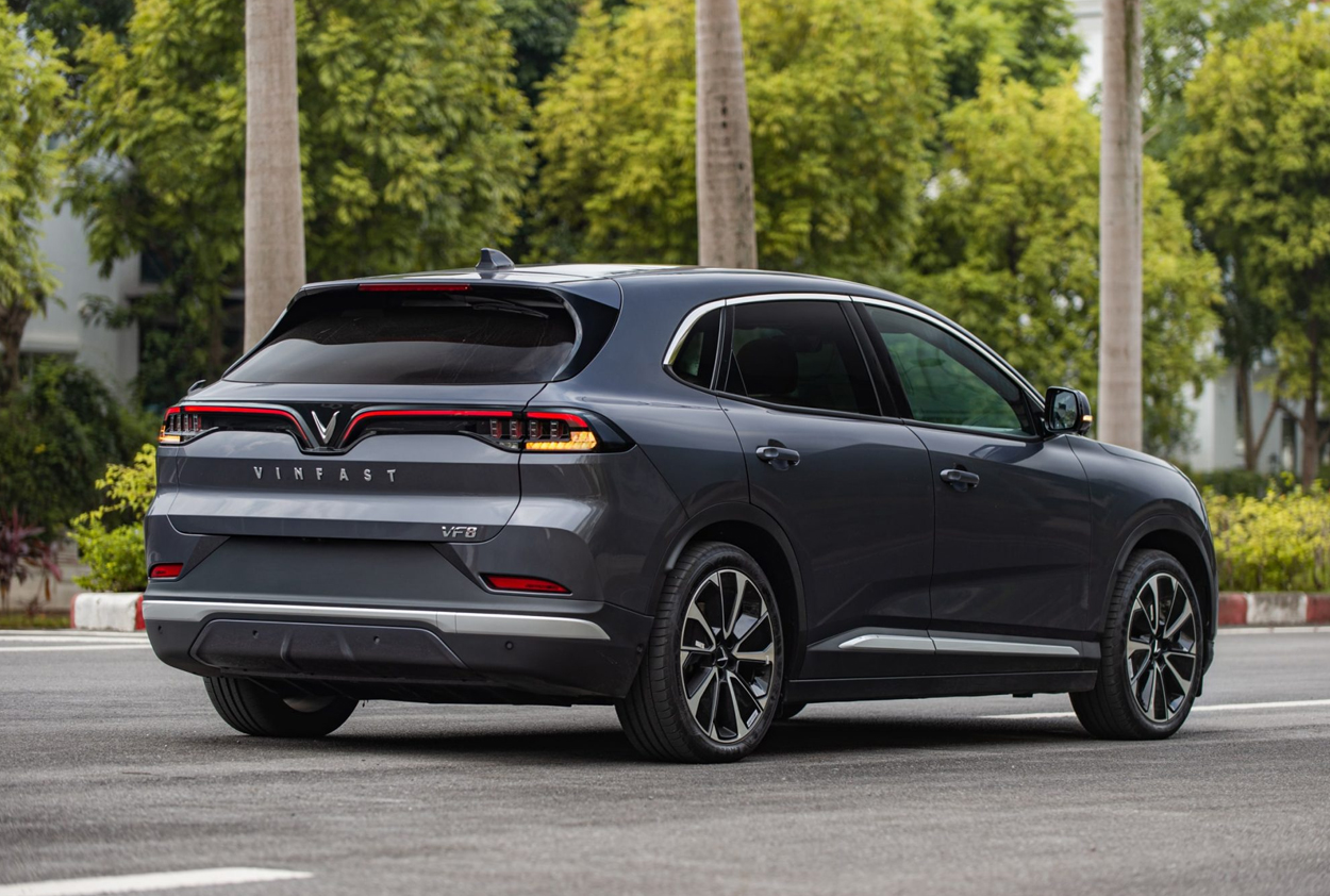 vinfast vf8 giá rẻ
